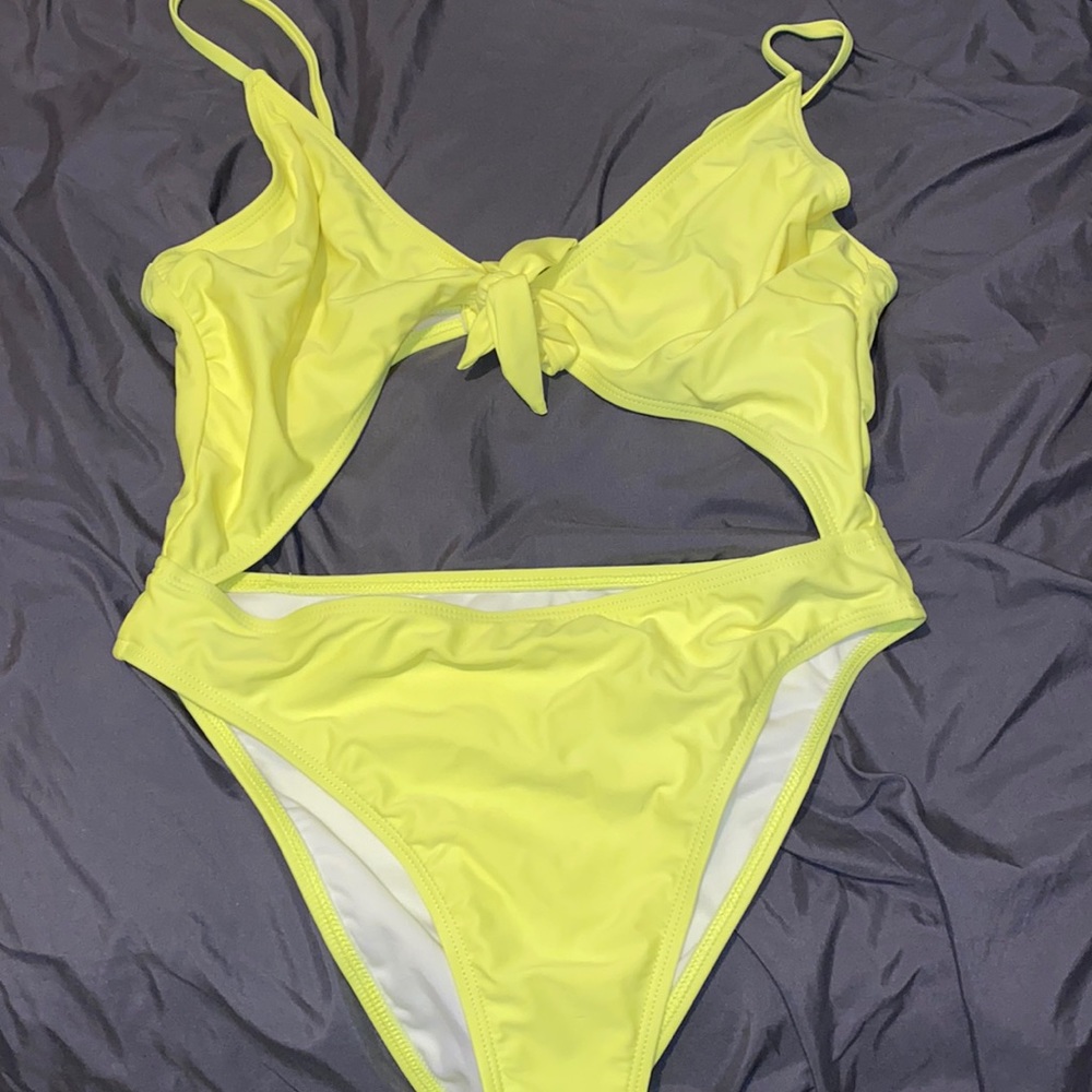 One piece bathing suit